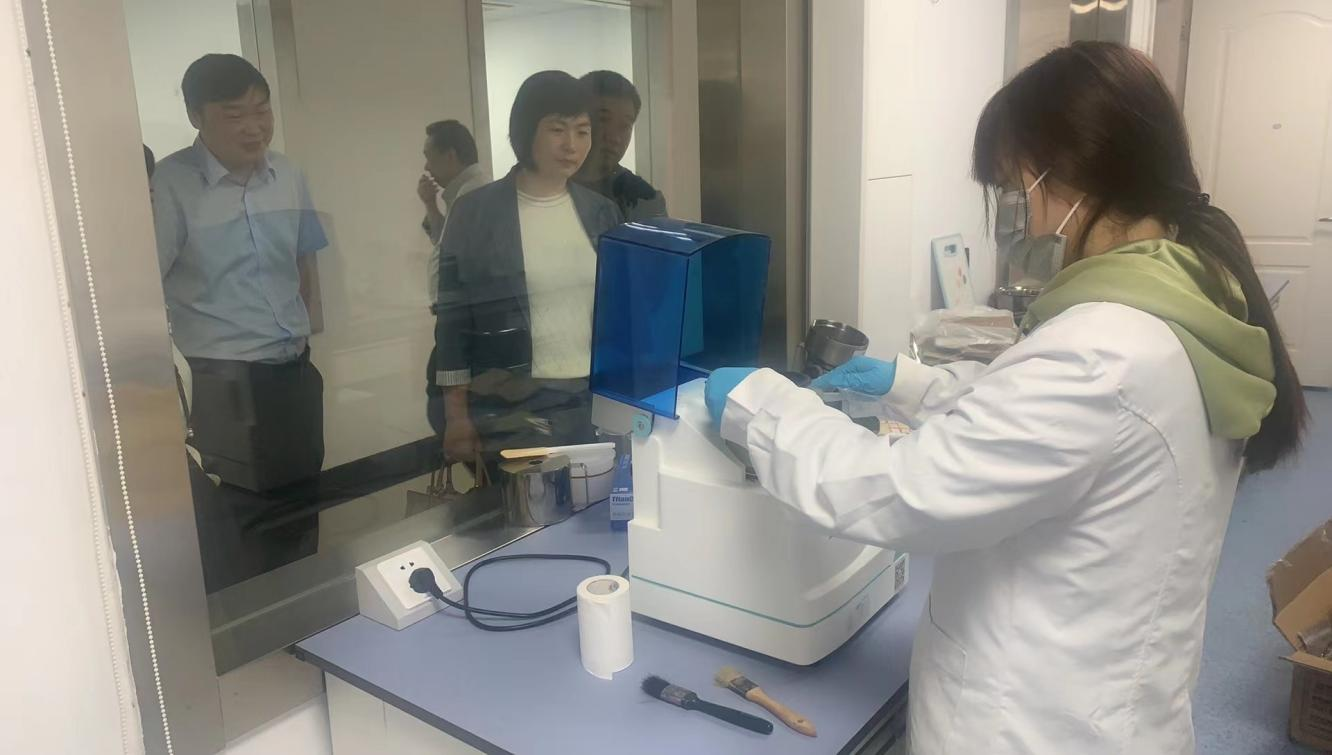 咸寧高新區(qū)領導深入調(diào)研，助推食品飲料產(chǎn)業(yè)檢驗檢測服務升級